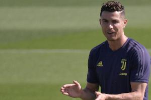 Ronaldo fordert Fans in Bauchmuskel-Challenge heraus