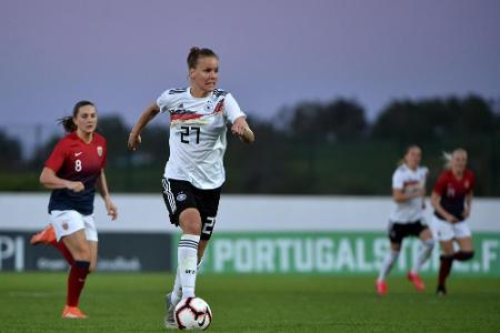 Frauenfußball-EM um ein Jahr in den Sommer 2022 verschoben Frauenfußball-EM um ein Jahr in den Sommer 2022 verschoben