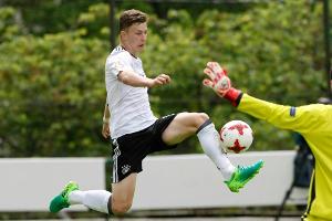 Freiburg stattet Eigengewächs Keitel mit Profivertrag aus