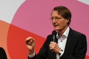 Lauterbach über Bundesliga-Restart: "Falsch, Tests für Geisterspiele zu verbrauchen"