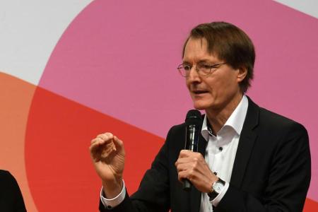Lauterbach über Bundesliga-Restart: Lauterbach über Bundesliga-Restart: