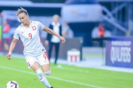 Torjägerin Pajor verlängert in Wolfsburg bis 2023 Torjägerin Pajor verlängert in Wolfsburg bis 2023