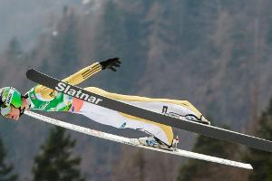 Hüttel wirbt bei Frauen-Skifliegen um Zeit: Weltcup "für manche zu früh"
