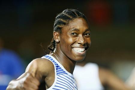 Bauchmuskel-Challenge: Caster Semenya schlägt Ronaldo Bauchmuskel-Challenge: Caster Semenya schlägt Ronaldo