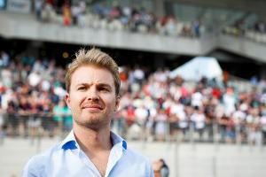 Auf den Straßen Berlins: Rosberg stellt neuen Formel-E-Rennwagen vor