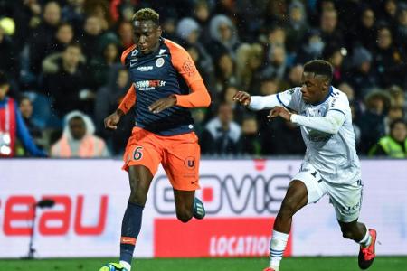 Medien: Erster positiver Coronavirus-Fall in der Ligue 1 Medien: Erster positiver Coronavirus-Fall in der Ligue 1