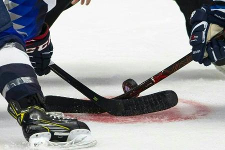 Eishockey-Talent Stützle sorgt sich um seine Sportart Eishockey-Talent Stützle sorgt sich um seine Sportart