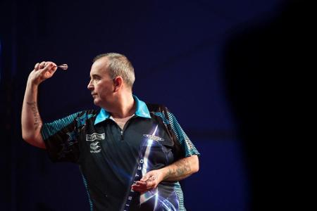 Für den guten Zweck: Darts-Duell zwischen Taylor und Suzuki Für den guten Zweck: Darts-Duell zwischen Taylor und Suzuki