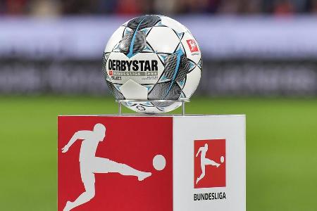 Die Bundesliga-Profis haben den Ernst der Lage in der Corona-Krise erkannt und unterstützen ihre Arbeitgeber mit dem Verzich... Die Bundesliga-Profis haben den Ernst der Lage in der Corona-Krise erkannt und unterstützen ihre Arbeitgeber mit dem Verzich...