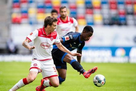 Gespenstisches Kellerduell: Paderborn verpasst Big Point bei Fortuna Gespenstisches Kellerduell: Paderborn verpasst Big Point bei Fortuna