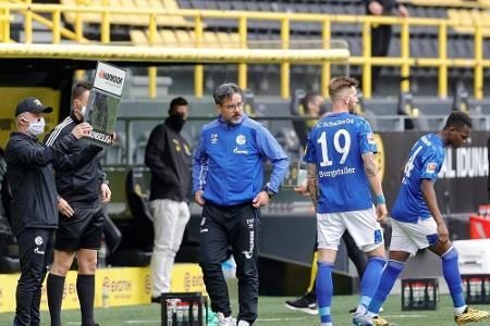 Schalke wechselt als erster Bundesligist fünfmal Schalke wechselt als erster Bundesligist fünfmal