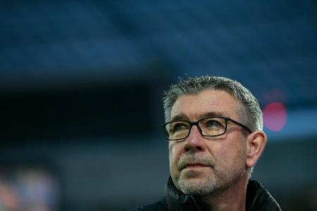 Fischer ohne Kontakt zum Co-Trainer während des Bayern-Spiels Fischer ohne Kontakt zum Co-Trainer während des Bayern-Spiels