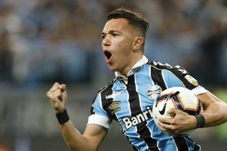 Medien: Wolfsburg an Gremio-Angreifer Pepe interessiert Medien: Wolfsburg an Gremio-Angreifer Pepe interessiert