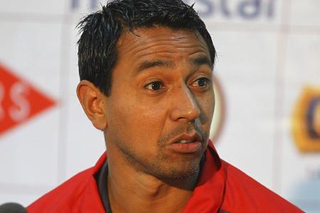 Der ehemalige peruanische Nationalspieler wurde in seiner Heimat wegen Verstoßes gegen die Ausgangssperre festgenommen. Der ...
