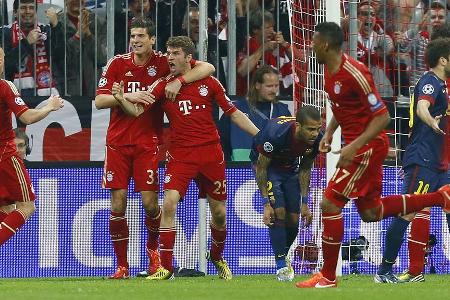 Keinen Monat später fegt der FC Bayern den favorisierten FC Barcelona im Halbfinal-Hinspiel der Champions League mit 4:0 vom...
