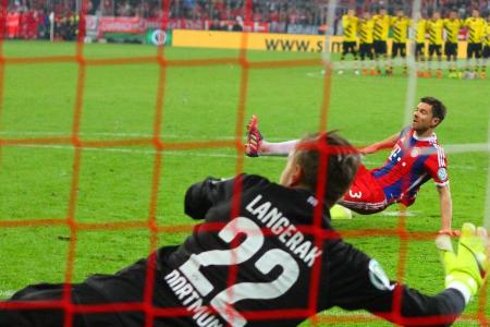 Eines der kuriosesten Duelle ereignet sich im Rahmen des Pokal-Halbfinals 2015 zwischen Bayern und Borussia Dortmund. Nachde...