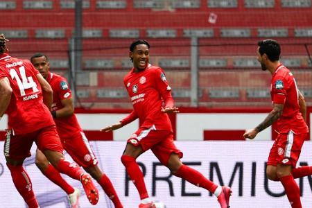 Bremen taumelt dem Abstieg entgegen - Mainz gerettet Bremen taumelt dem Abstieg entgegen - Mainz gerettet