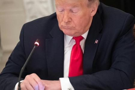 Trump widerspricht Fauci: Trump widerspricht Fauci: