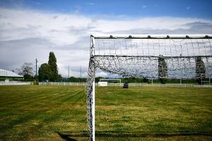 "Ibuprofen wie Smarties": Massiver Medikamentenkonsum im deutschen Fußball