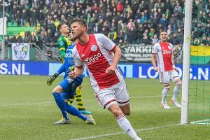 Ex-Schalker Huntelaar verlängert bei Ajax bis 2021