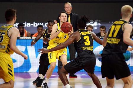 Machtdemonstration: Alba Berlin vor erstem Meistertitel seit zwölf Jahren Machtdemonstration: Alba Berlin vor erstem Meistertitel seit zwölf Jahren