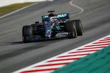 Silberpfeil trägt Schwarz: Hamilton bekommt neue Lackierung Silberpfeil trägt Schwarz: Hamilton bekommt neue Lackierung