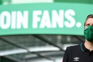 Jubelfeier vor dem Weserstadion: Kohfeldt bittet Fans, zu Hause zu bleiben