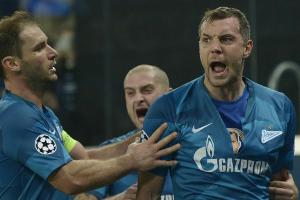 Zenit St. Petersburg feiert Double
