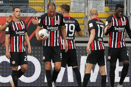 Erste Corona-Testreihe bei Eintracht Frankfurt negativ Erste Corona-Testreihe bei Eintracht Frankfurt negativ