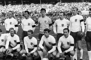 Irische und britische Post ehren verstorbenen WM-Held Charlton