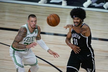 NBA: Theis und Boston melden sich zurück