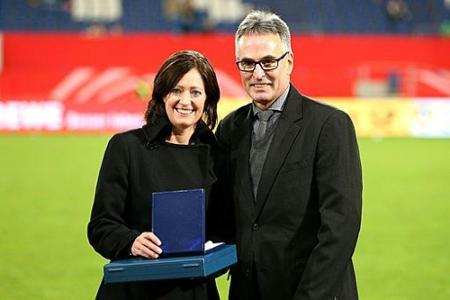 Lingor lost Frauen-Pokal aus Lingor lost Frauen-Pokal aus