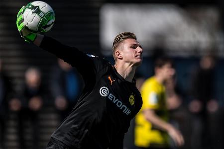 Der Gewinner der Fritz-Walter-Medaille 2018 war 2019 lange aufgrund eines Knorpelschadens außer Gefecht. Absolvierte dann no...