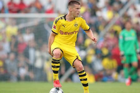 Der 19-Jährige ist schon seit Sommer 2015 beim BVB und erhielt im März 2019 einen Profi-Vertrag. Stand in der abgelaufenen S...