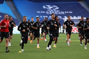Bayern mit Perisic, Barcelona mit Vidal