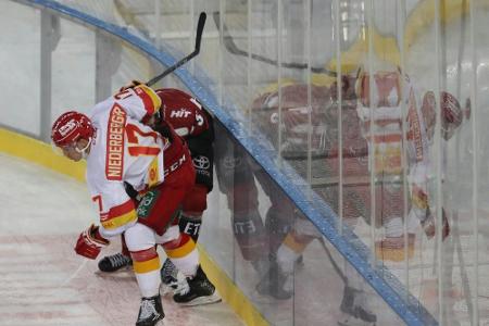 Eishockey-Nationalspieler Leon Niederberger wechselt nach Krefeld Eishockey-Nationalspieler Leon Niederberger wechselt nach Krefeld