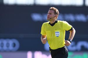 Brych leitet Duell zwischen Manchester und Sevilla