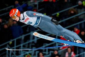 Skispringen: Siegel bei Comeback auf Rang 27 - Weltmeister Kubacki siegt