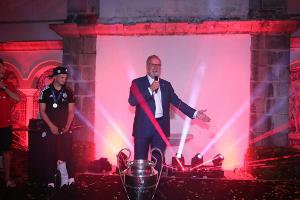 Triple-Bayern: Rummenigge würdigt "größtes Spektakel, das ich jemals erleben durfte"