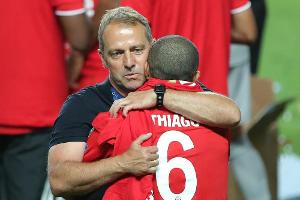 Flick scherzt über Thiago: "Hat mir gesagt, dass er bleibt"