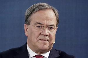 Zuschauer in den Stadien: Laschet für "bundeseinheitliche Regelung"