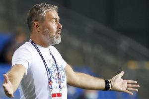 Slowakei: Nationaltrainer Hapal vor Nations-League-Spiel positiv auf Corona getestet