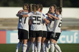 DFB-Frauen gegen England in Wiesbaden vor Mini-Kulisse