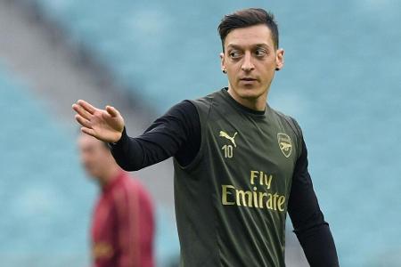 Nächster Tiefschlag: Özil bei Arsenal nicht im Premier-League-Kader Nächster Tiefschlag: Özil bei Arsenal nicht im Premier-League-Kader