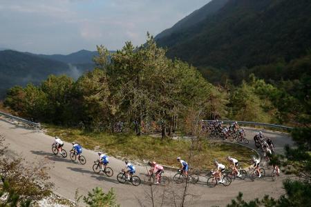 Zwei weitere positive Corona-Tests beim Giro d'Italia Zwei weitere positive Corona-Tests beim Giro d'Italia