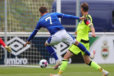 Kleines Erfolgserlebnis für Schalke: 5:1 gegen Paderborn Kleines Erfolgserlebnis für Schalke: 5:1 gegen Paderborn