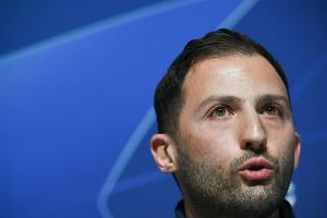 Ex-Schalke-Trainer Tedesco klagt über "Professor"-Image