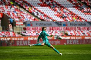 Rönnow gegen Schubert: Torwarttausch zwischen Schalke und Frankfurt perfekt