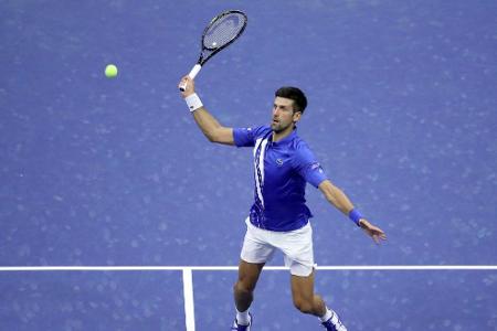 Djokovic bei den US Open disqualifiziert Djokovic bei den US Open disqualifiziert