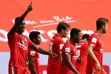 Spielerstreik in Mainz: Sportliche Leitung äußert sich am Mittag Spielerstreik in Mainz: Sportliche Leitung äußert sich am Mittag